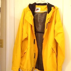 Nike Men's Wind & Rain Repel Jacket